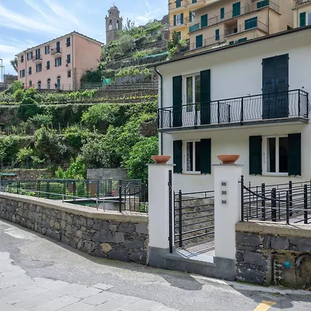 Joivy Delightful Flats Near * Vernazza
